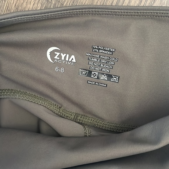 Olive Logo Stripe Light n Tight Hi-Rise Capri 20” - Picture 3 of 3